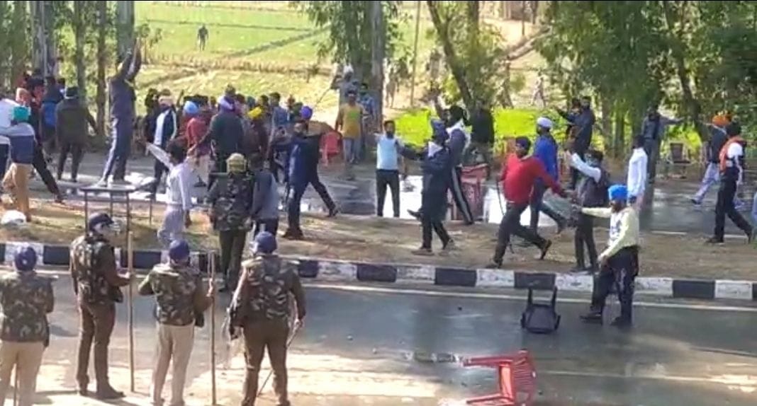  हरियाणा की सीमा में प्रवेश करते किसान। अमर उजाला