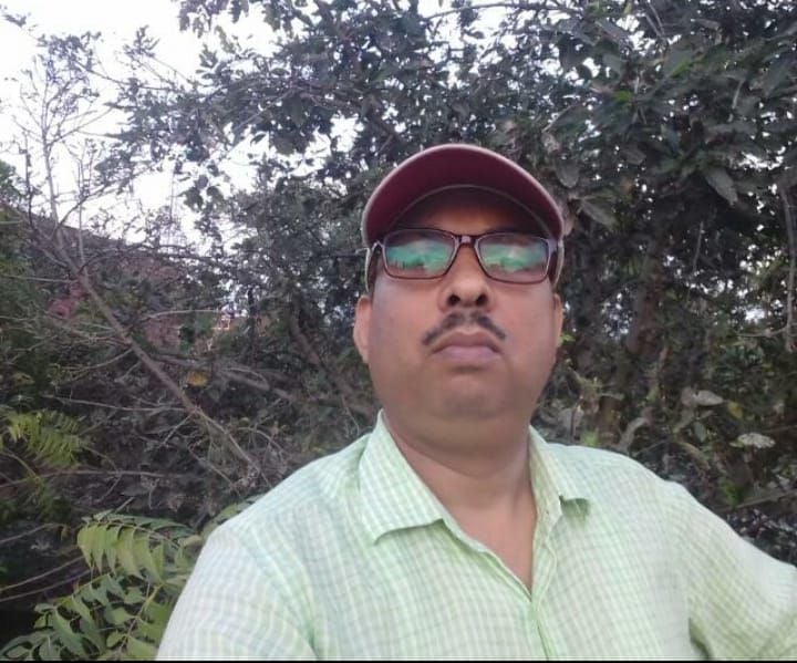 मृत शिक्षक डा0 सुधीर पांडेय। फाइल फोटो मृत शिक्षक डा0 सुधीर पांडेय। फाइल फोटो