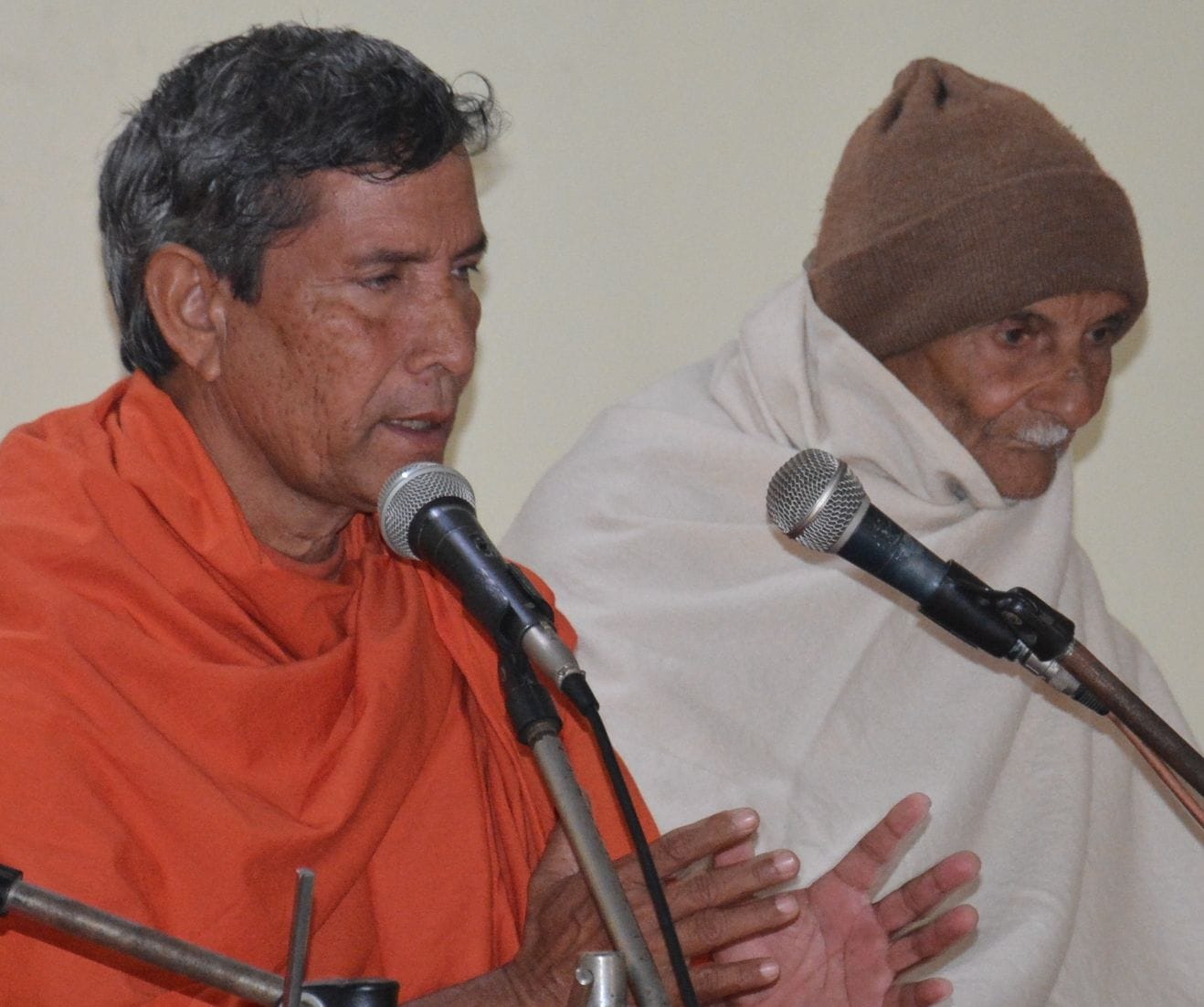गांधी कालौनी के आर्य समाज मंदिर में कार्यक्रम को संबोधित करते अतिथि। गांधी कालौनी के आर्य समाज मंदिर में कार्यक्रम को संबोधित करते अतिथि।