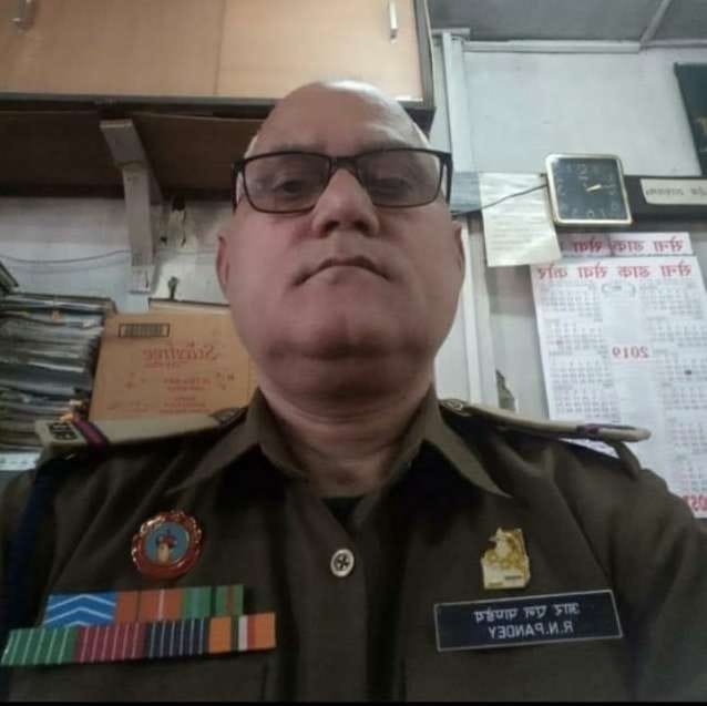 सिकंदरपुर कस्बा स्थित नगरा मोड़ निवासी पैरामिलिट्री के जवान मृतक रविंद्र नाथ पांडेय।(फाइल फोटो) सिकंदरपुर कस्बा स्थित नगरा मोड़ निवासी पैरामिलिट्री के जवान मृतक रविंद्र नाथ पांडेय।(फाइल फोटो)