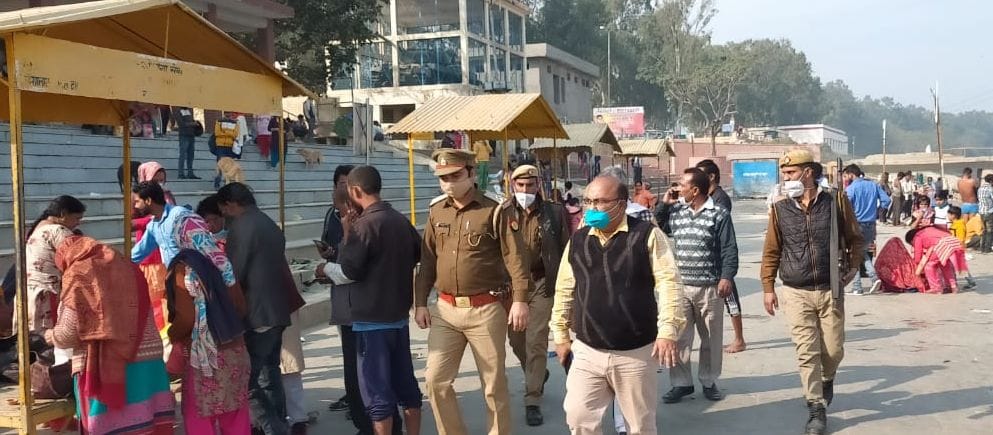 शुक्रतीर्थ में गंगा घाट पर व्यवस्थाओं को जायजा लेते उपजिलाधिकारी जानसठ शुक्रतीर्थ में गंगा घाट पर व्यवस्थाओं को जायजा लेते उपजिलाधिकारी जानसठ