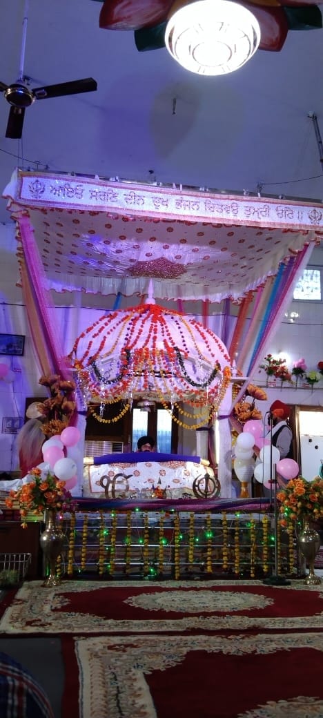 गुरूनानक देव के प्रकाशोत्सव पर सजा गुरुद्वारा गुरूनानक देव के प्रकाशोत्सव पर सजा गुरुद्वारा