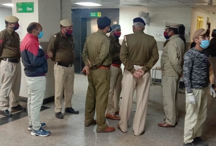Police stationed outside isolation ward in Ambala Civil Hospital