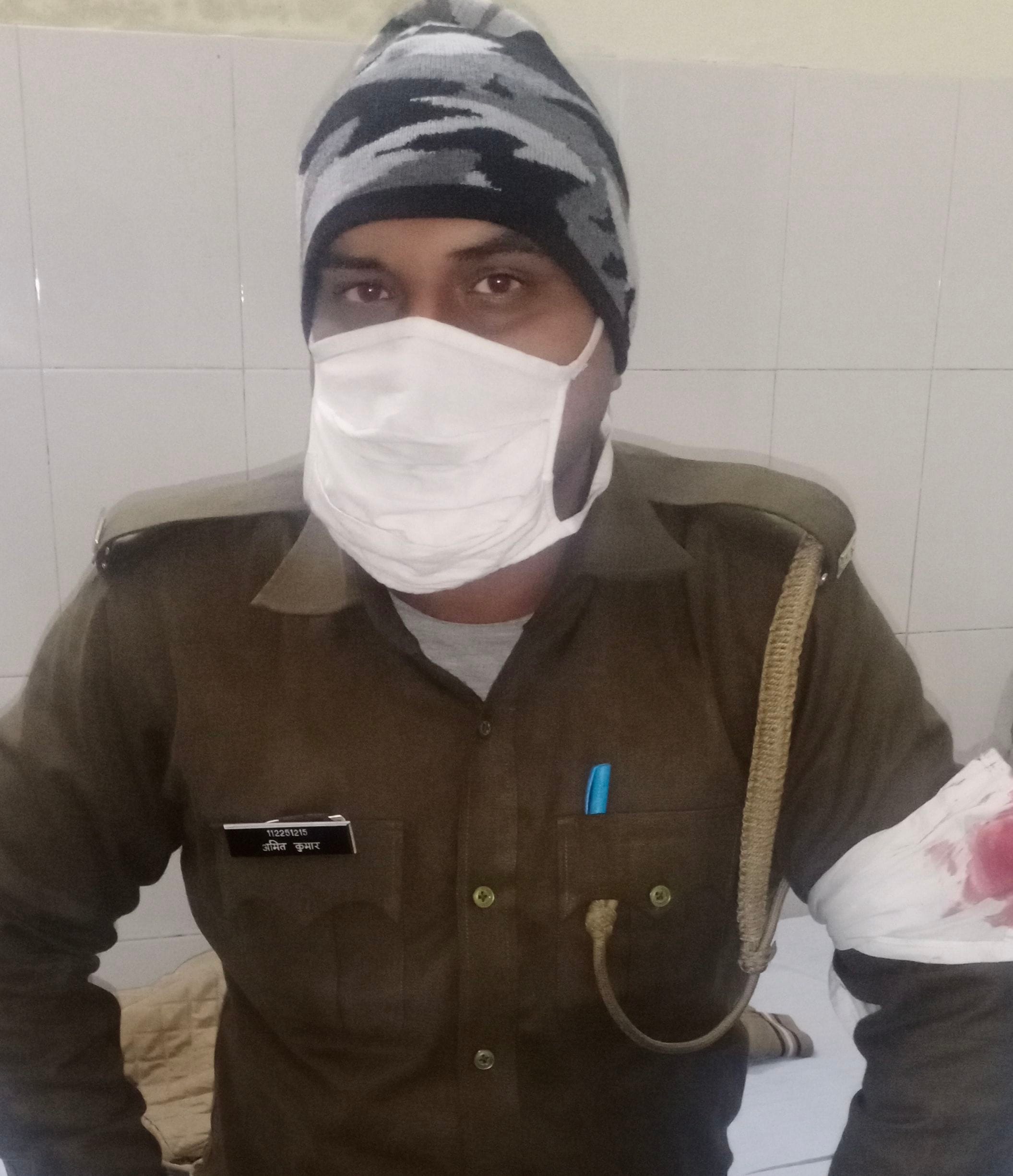 भोपा में हुई मुठभेड़ में घायल सिपाही। भोपा में हुई मुठभेड़ में घायल सिपाही।