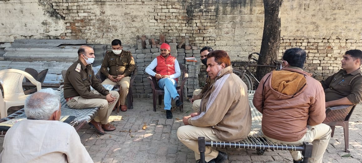 अपने घर में नजरबंद सपा नेता प्रवीण बादूखेड़ी