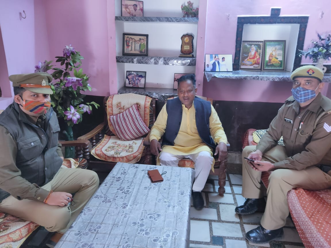 रामपुर मनिहारान विधान सभा प्रभारी जसवीर वाल्मीकि को घर में नजरबंद किए पुलिस