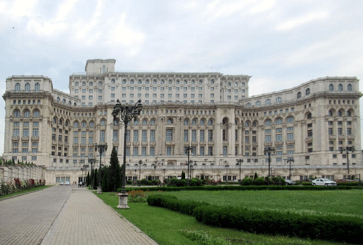 रोमानिया का संसद भवन