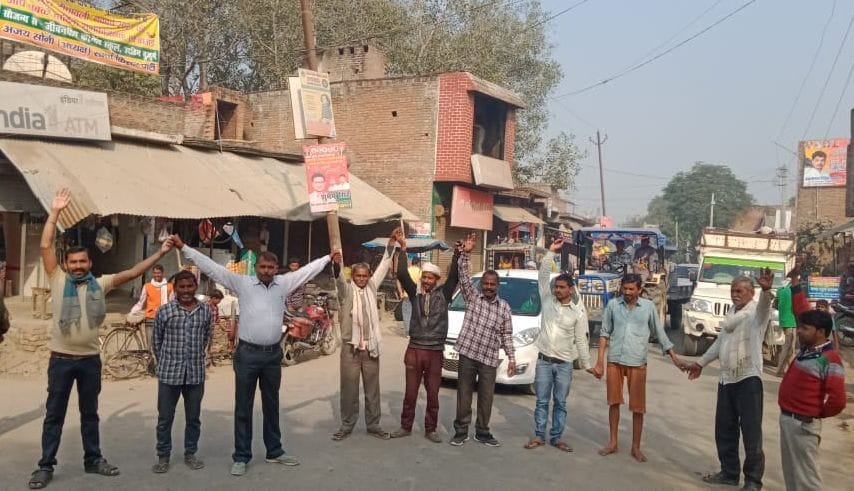 Police on the streets, India closed in Doaba ineffective Police on the streets, India closed in Doaba ineffective