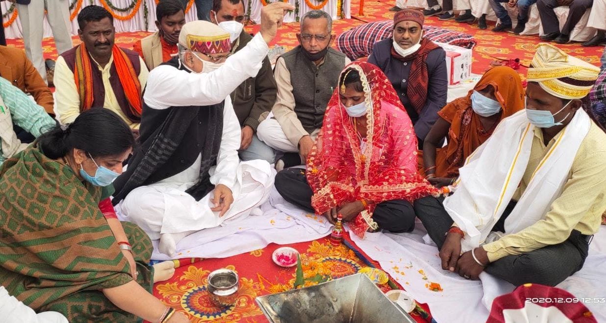 Mass marriage: 42 couples of a couple in Doaba. Mass marriage: 42 couples of a couple in Doaba.