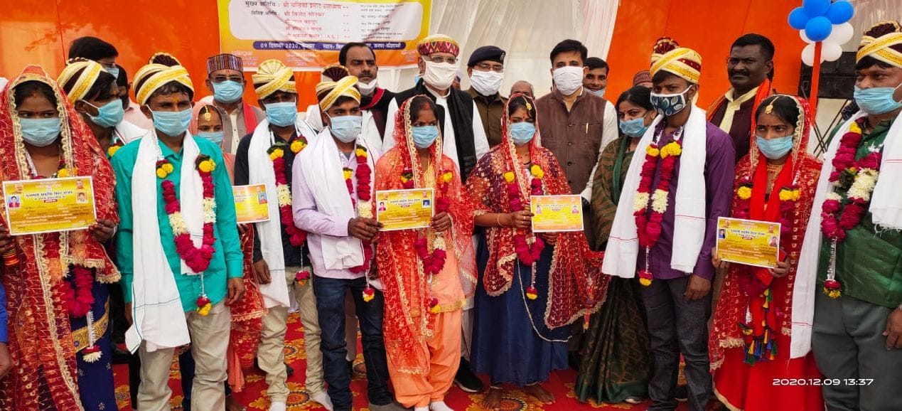 Mass marriage: 42 couples of a couple in Doaba. Mass marriage: 42 couples of a couple in Doaba.