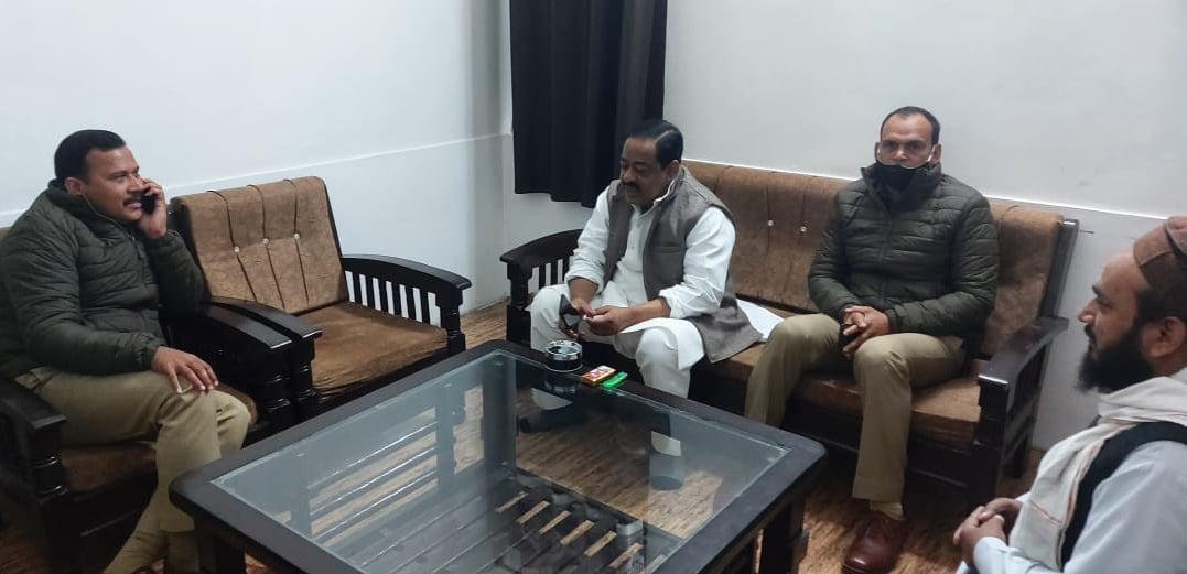 देवबंद के मोहल्ला दीवान स्थित घर में नजरबंद पूर्व विधायक माविया अली देवबंद के मोहल्ला दीवान स्थित घर में नजरबंद पूर्व विधायक माविया अली