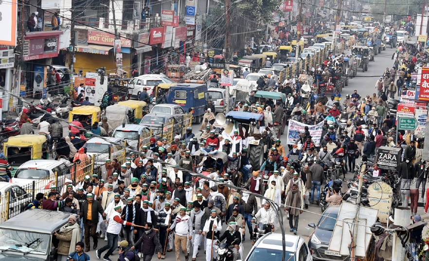 सहारनपुर में कृषि कानून के विरोध में झलूस लेकर कलेक्ट्रेट की और बढतेभाकियू कार्यकर्ता सहारनपुर में कृषि कानून के विरोध में झलूस लेकर कलेक्ट्रेट की और बढतेभाकियू कार्यकर्ता