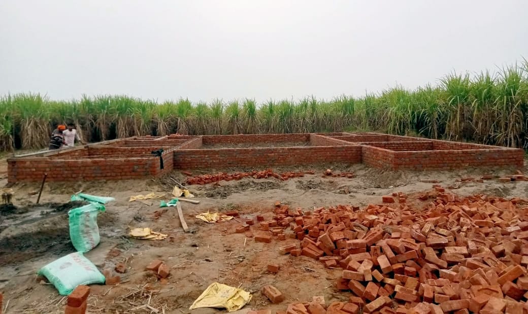 मंडावर क्षेत्र के गांव इंछावाला का निर्माणाधीन पंचायत घर।
