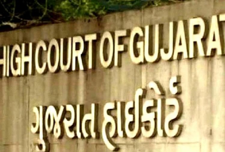 Pengadilan Tinggi Gujarat: Ayah Mengajukan Petisi Menentang Konversi Paksa Putrinya