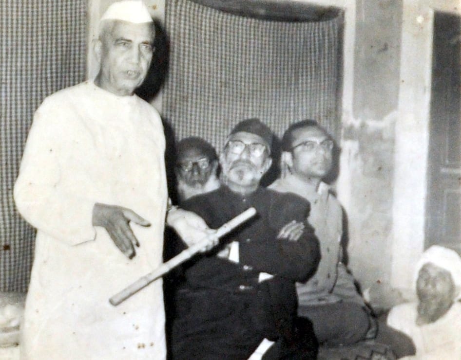 शामली  पूर्व विधायक स्व बाबूसिंह के आवास पर पूर्व प्रधानमंत्री स्व चौधरी चरण सिंह सर्मथको के साथ 