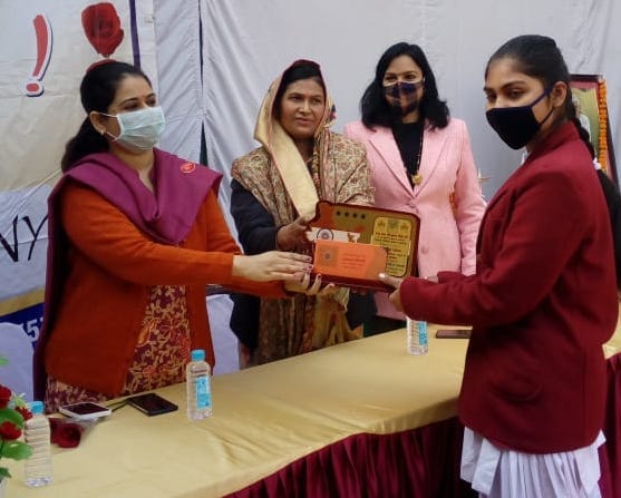 शामली के गांव कासमपुर में ब्रह्म-ज्योति पब्लिक स्कूल  में मेधावी प्रतिभा सम्मान समारोह  में  छात्