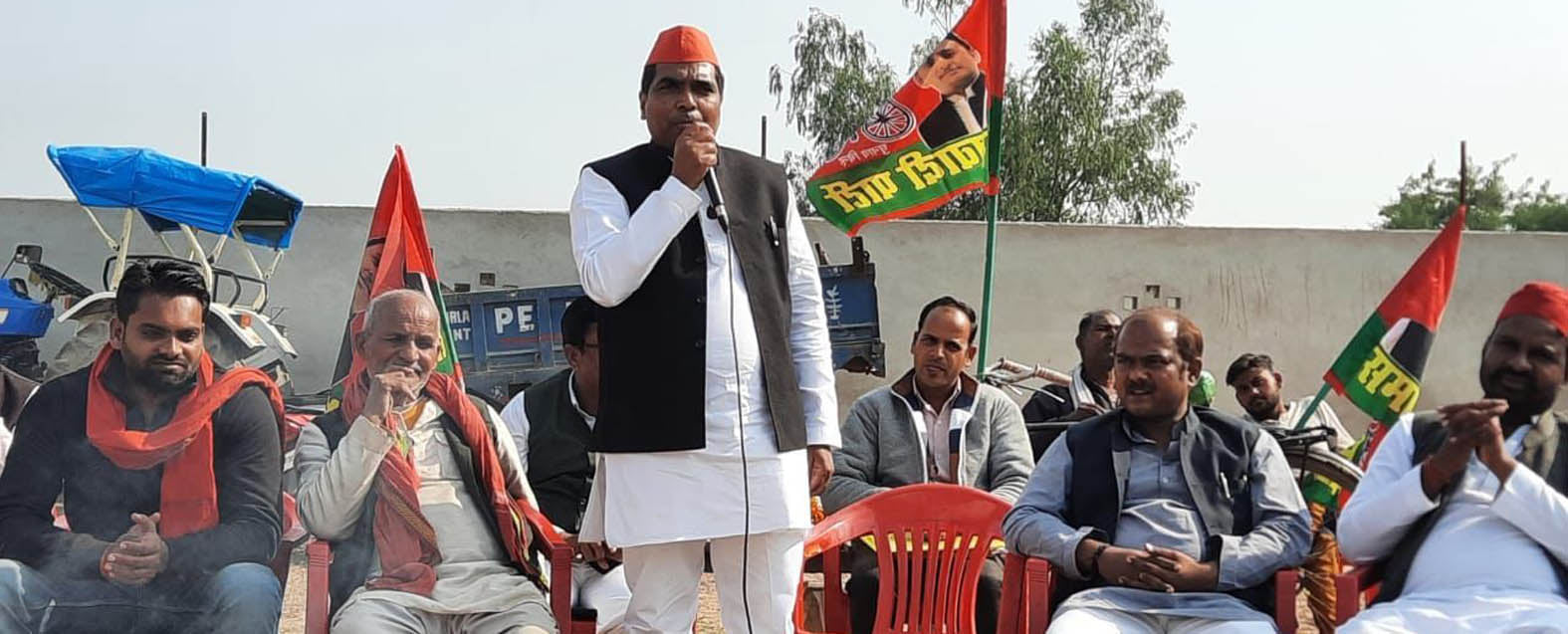 In the farmers' circle, the supporters opposed the agricultural laws