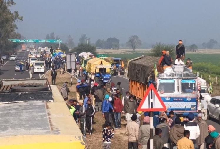 किसानों ने किया दिल्ली कूच, 15 हजार किसानों का काफिला खनौरी बॉर्डर से हुआ रवाना