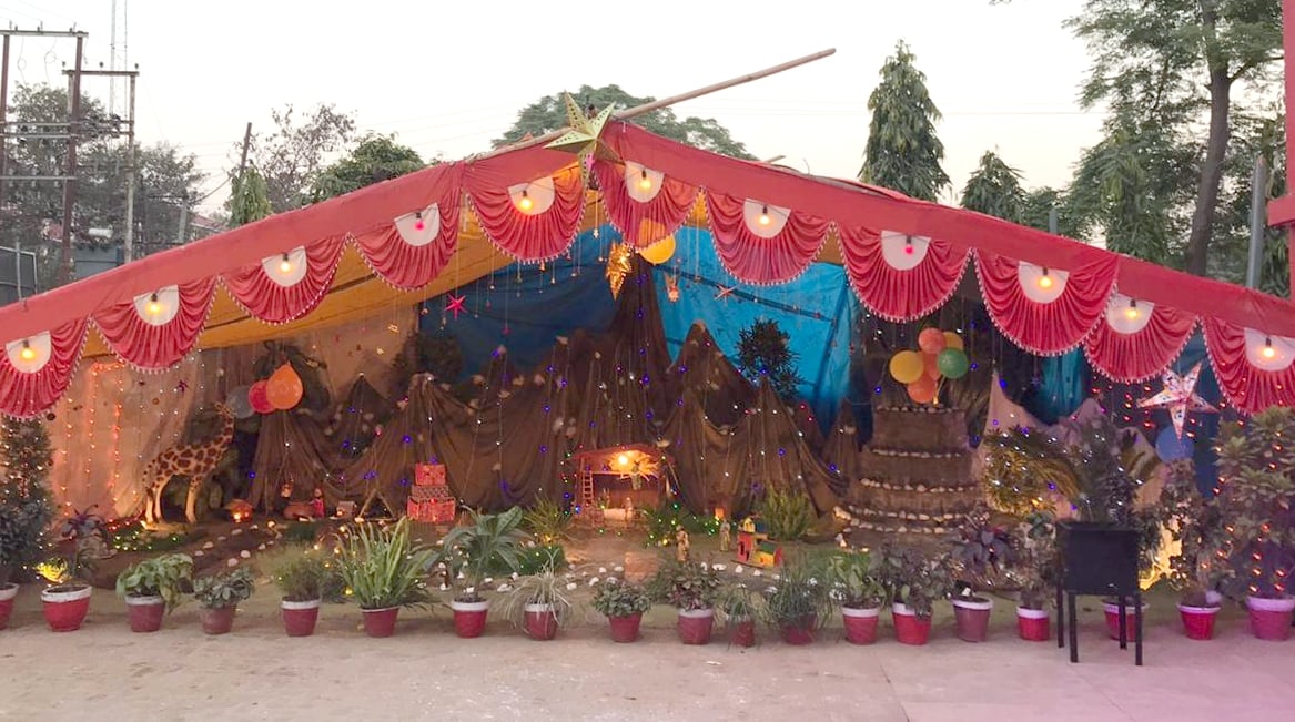 बिजनौर में तेरा प्रेम चर्च में क्रिसमस पर सजी झांकी। बिजनौर में तेरा प्रेम चर्च में क्रिसमस पर सजी झांकी।