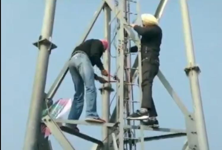 आंदोलन: पंजाब में 24 घंटे में 90 मोबाइल टावरों के कनेक्शन काटे, अब तक 1500 को पहुंचाया नुकसान