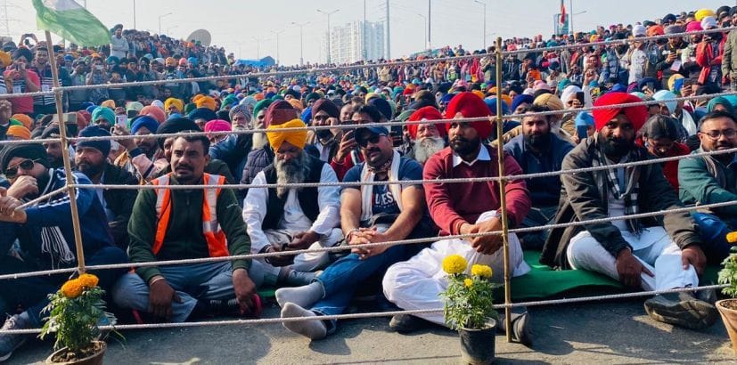 गाजीपुर बॉर्डवर पर धरने पर बैठे ऊधम सिंह नगर क किसान। गाजीपुर बॉर्डवर पर धरने पर बैठे ऊधम सिंह नगर क किसान।