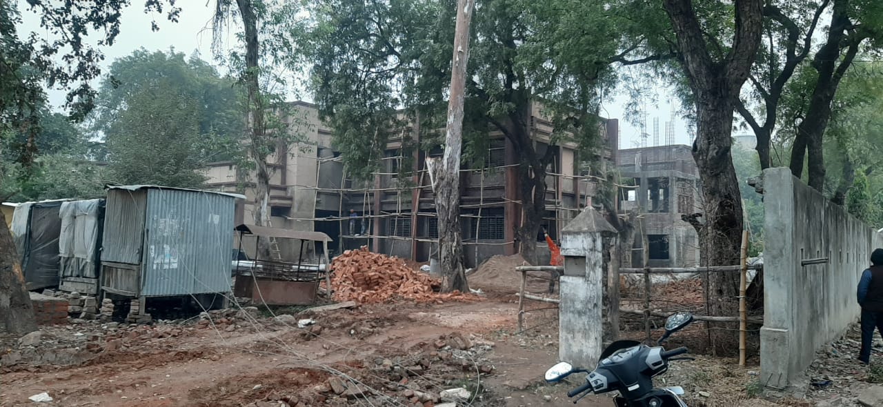 महरौनी में टूटकर नीचे पड़े विद्युत तार महरौनी में टूटकर नीचे पड़े विद्युत तार