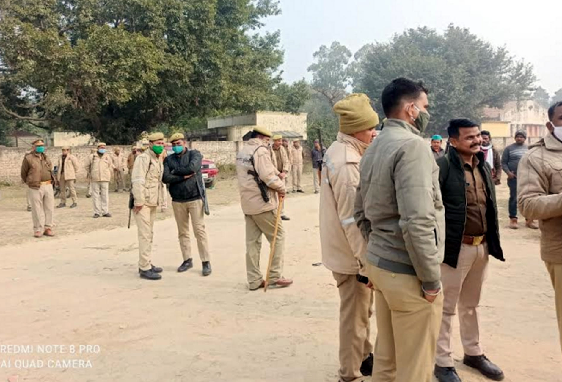 कासगंज में किसानों के प्रदर्शन के दौरान तैनात पुलिस कासगंज में किसानों के प्रदर्शन के दौरान तैनात पुलिस