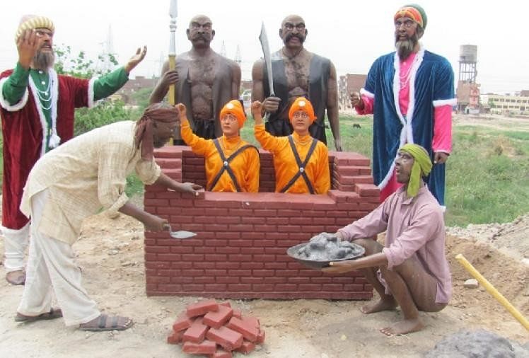 सिख संग्रहालय में लगी मूर्तियां।