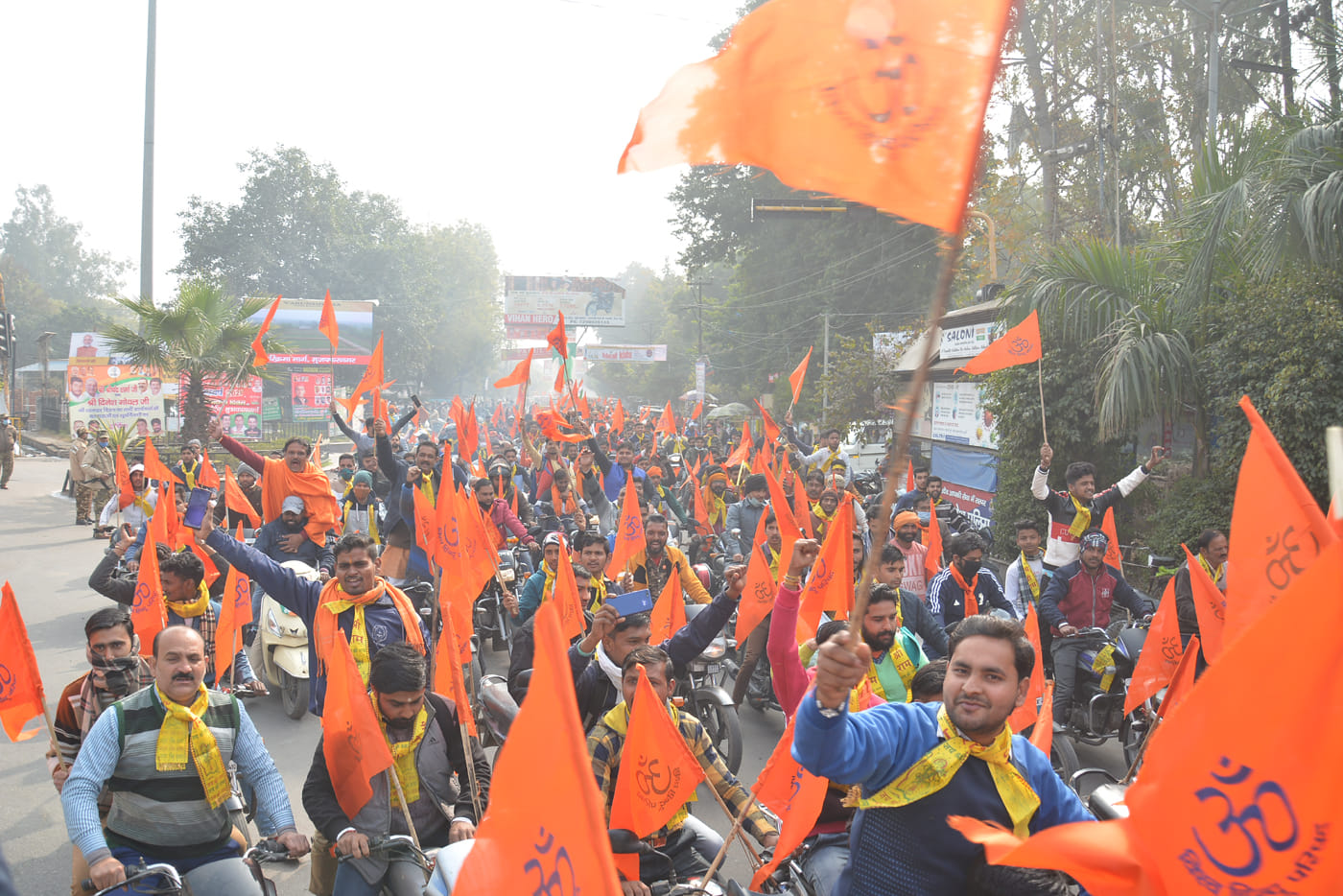 जीआईसी मैदान से राम मंदिर निर्माण के लिए धन सग्रह रैली निकालते विभिन्न हिंदू संगठनों के कार्यकर? जीआईसी मैदान से राम मंदिर निर्माण के लिए धन सग्रह रैली निकालते विभिन्न हिंदू संगठनों के कार्यकर?