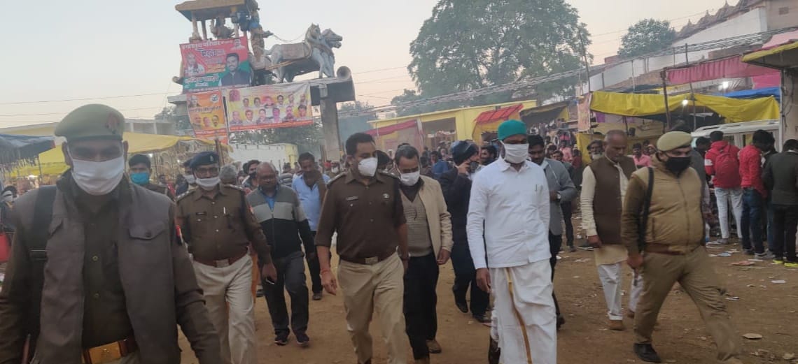 रणछोड़ धाम मंदिर में पूजा करने जाते जिलाधिकारी ए दिनेश कुमार रणछोड़ धाम मंदिर में पूजा करने जाते जिलाधिकारी ए दिनेश कुमार