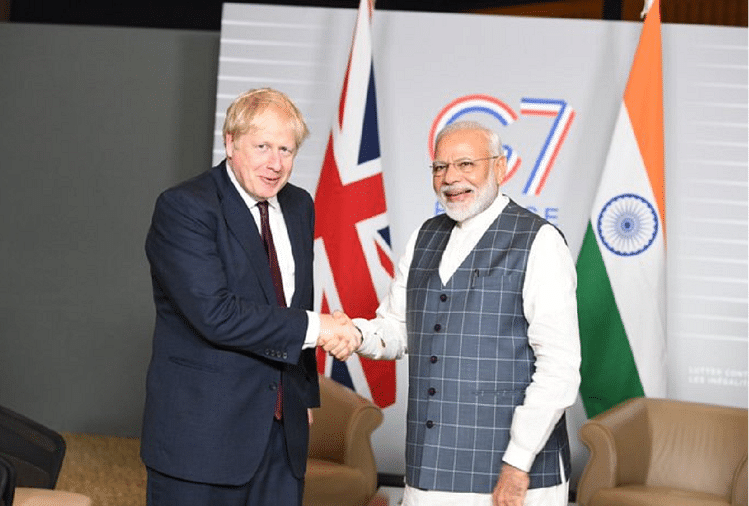 Narendra Modi —Boris Johnson (file photo)