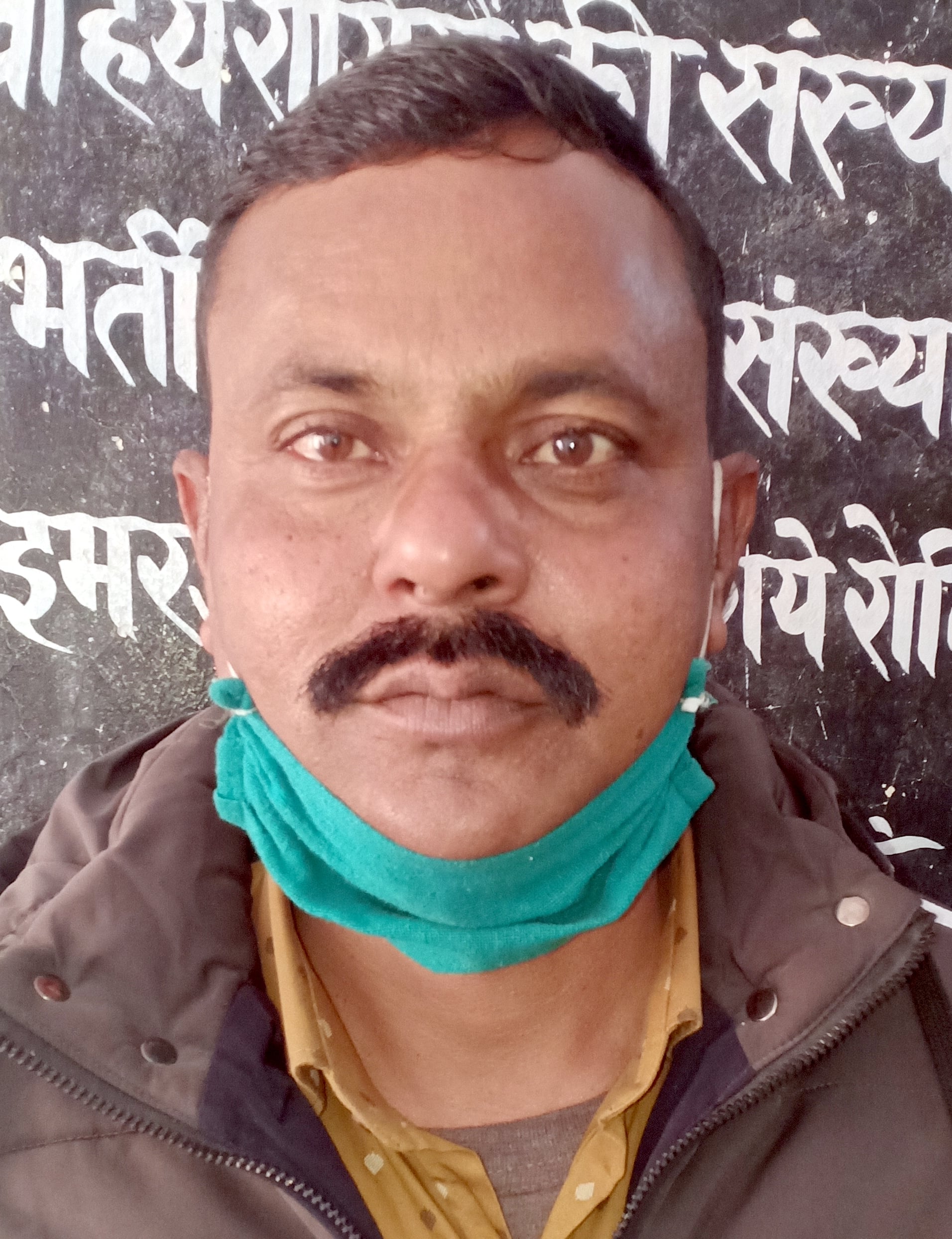 नगीना में पहला टीका लगवाने वाले कमल कुमार।