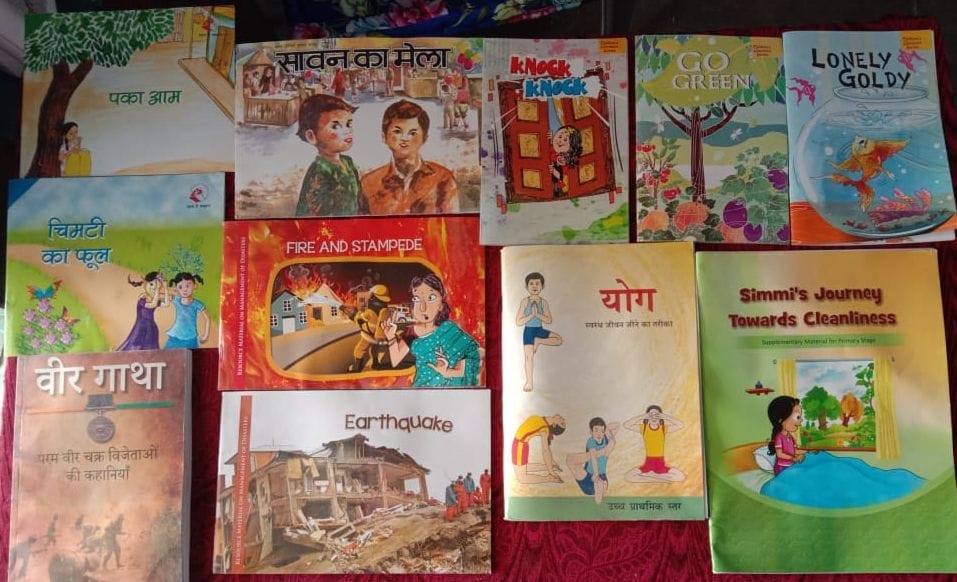 फोटो-15-यह पुस्तकें बनेंगीं प्राइमरी, जूनियर, कंपोजिट स्कूलों के पुस्तकालयों की शोभा। संवाद फोटो-15-यह पुस्तकें बनेंगीं प्राइमरी, जूनियर, कंपोजिट स्कूलों के पुस्तकालयों की शोभा। संवाद