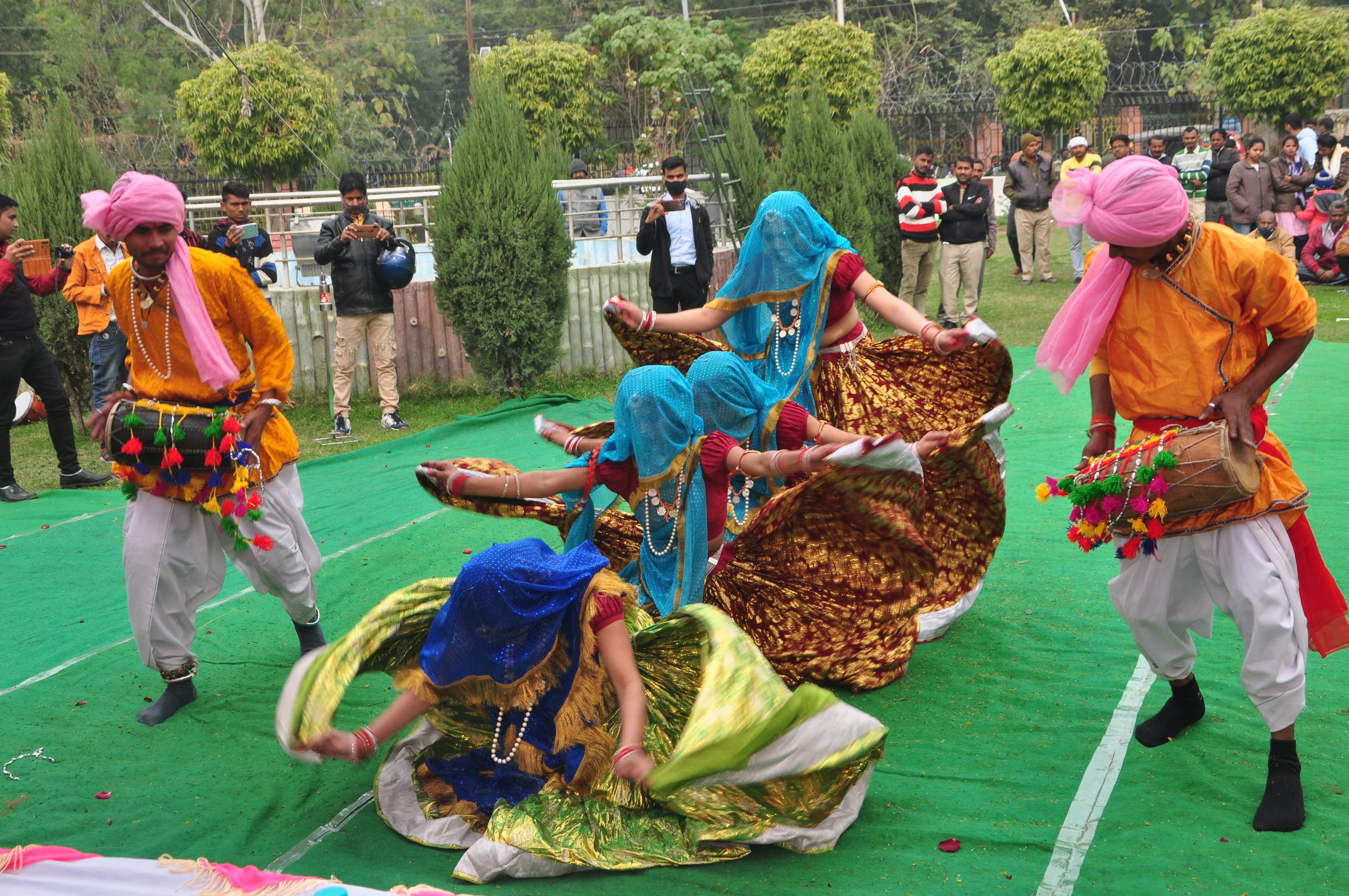 ललितपुर के लिए ----------झांसी के राजकीय संग्रहालय में हुई राई नृत्य प्रतियोगिता में विजेता बनी ललितप? ललितपुर के लिए ----------झांसी के राजकीय संग्रहालय में हुई राई नृत्य प्रतियोगिता में विजेता बनी ललितप?