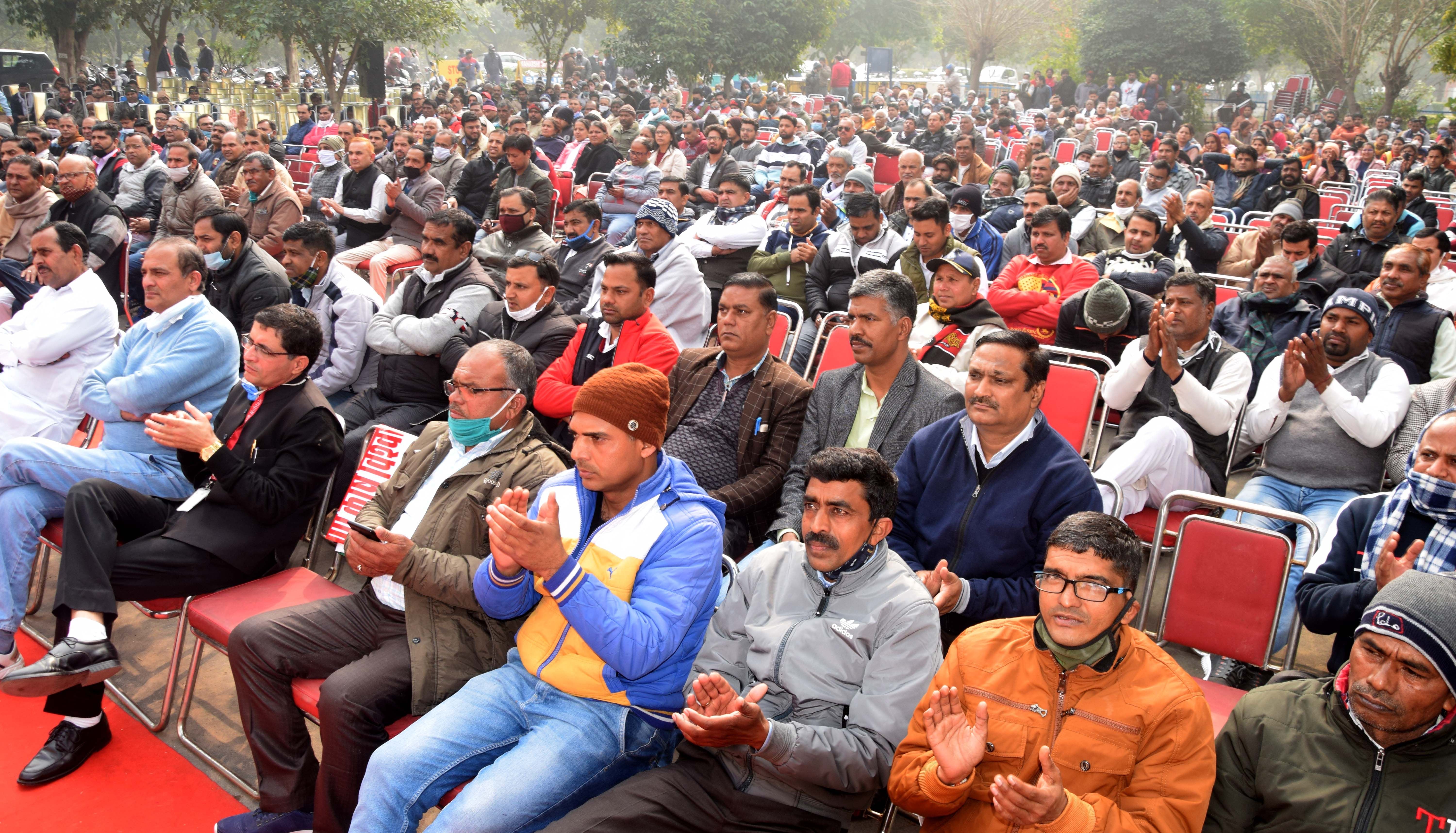 ऑल हरियाणा यूनिवर्सिटी एंप्लाइज फडरेशन के आव्ह्न पर प्रदेश के सभी विश्वविद्यालय के कर्मचारीयो? ऑल हरियाणा यूनिवर्सिटी एंप्लाइज फडरेशन के आव्ह्न पर प्रदेश के सभी विश्वविद्यालय के कर्मचारीयो?