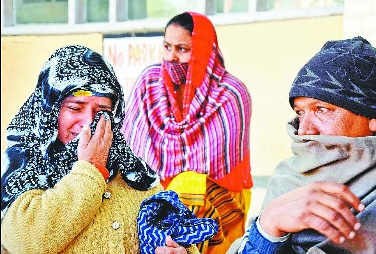 52 साल पहले दादा की हत्या...28 साल के पोते ने अब लिया बदला, दिल दहला देगी वारदात रोते-बिलखते मृतक के घरवाले।