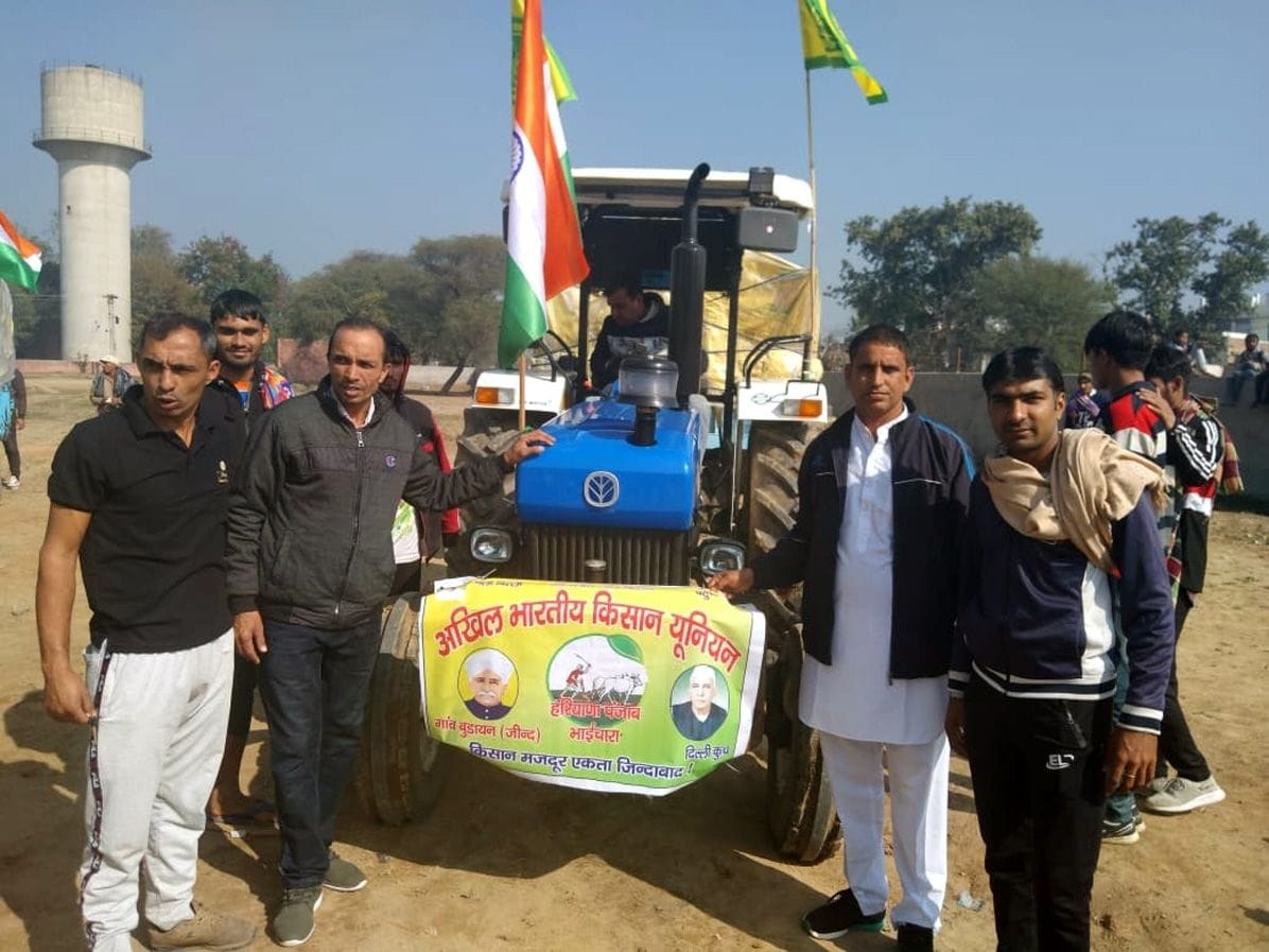 बुडायन गांव से दिल्ली जाते किसान। संवाद बुडायन गांव से दिल्ली जाते किसान। संवाद