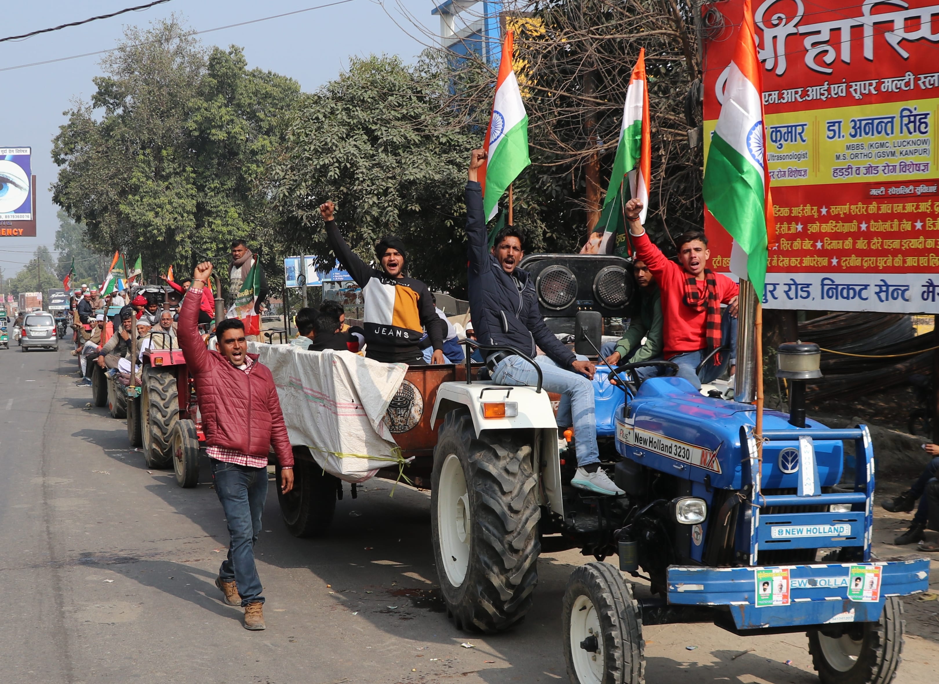 बिजनौर से दिल्ली जाते राष्ट्रीय किसान मजदूर संगठन के कार्यकर्ता। बिजनौर से दिल्ली जाते राष्ट्रीय किसान मजदूर संगठन के कार्यकर्ता।