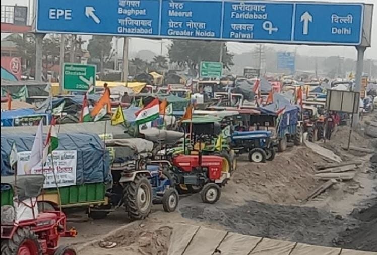 दिल्ली सीमा तक पहुंचे 60 हजार से अधिक ट्रैक्टर, नेशनल हाईवे पर 20 किमी लंबा जाम