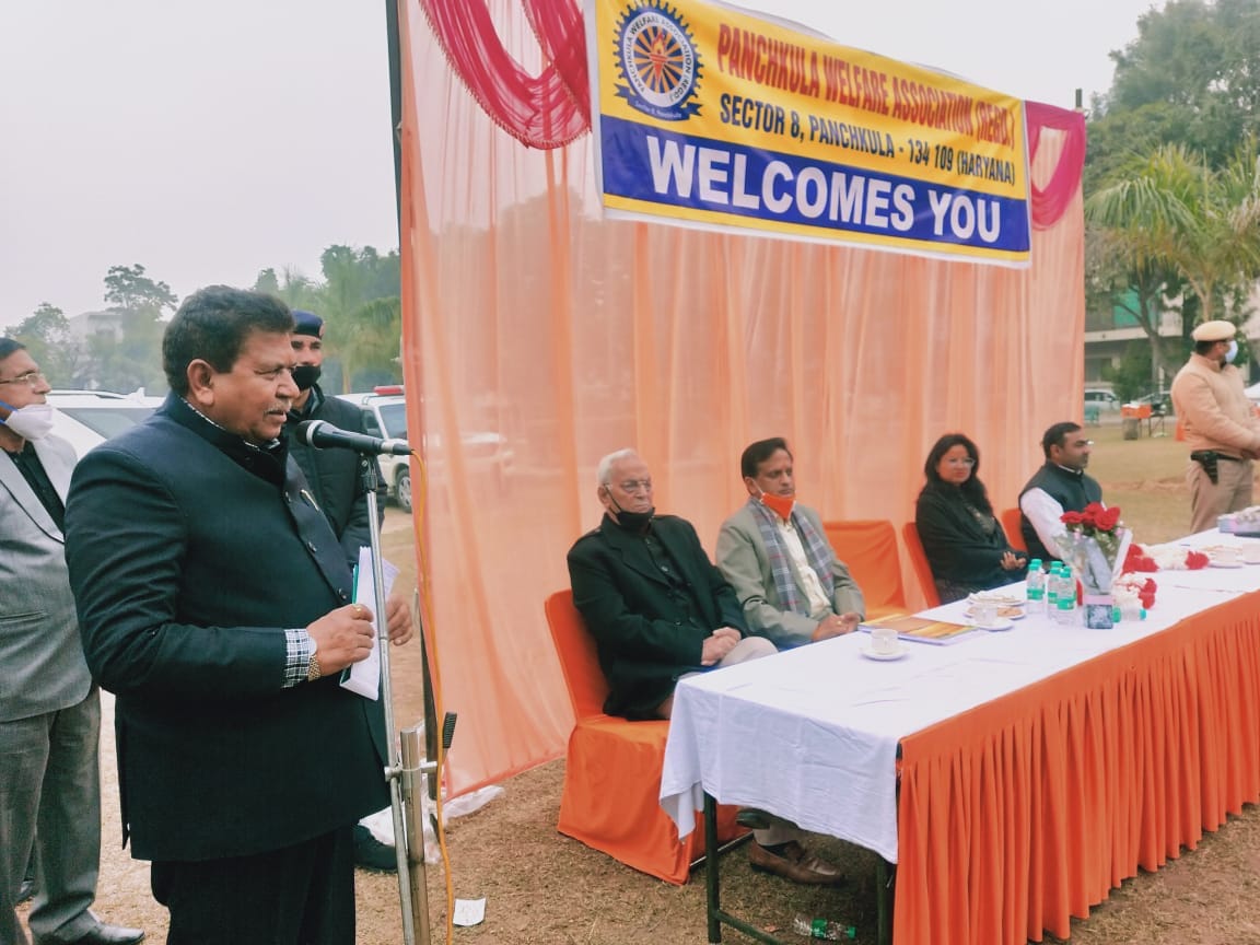 सेक्टर-8 के पार्क में लोगों को संबोधित करते हरियाणा विधानसभा अध्यक्ष ज्ञानचंद गुप्ता। सेक्टर-8 के पार्क में लोगों को संबोधित करते हरियाणा विधानसभा अध्यक्ष ज्ञानचंद गुप्ता।