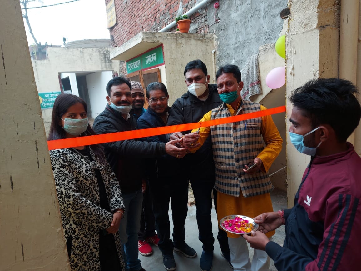 नगीना में स्वास्थ्य मेले का फीता काटकर उद्घाटन करते भाजपा नेता अमित गुप्ता। नगीना में स्वास्थ्य मेले का फीता काटकर उद्घाटन करते भाजपा नेता अमित गुप्ता।