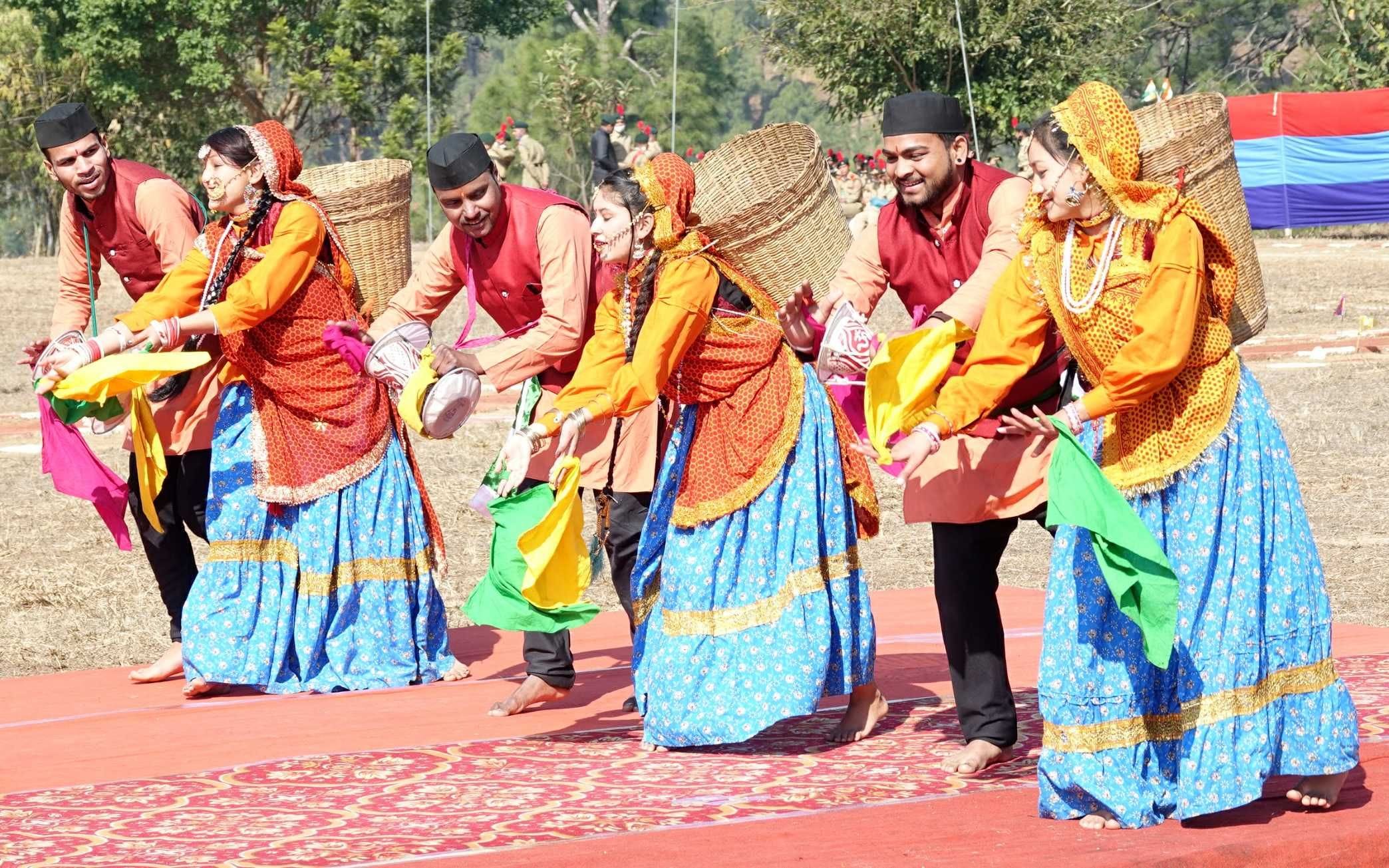 बागेश्वर में गणतंत्र दिवस पर कार्यक्रम प्रस्तुत करते लोक कलाकार। संवाद न्यूज एजेंसी