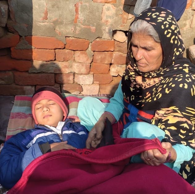 बाबरी क्षेत्र के गांव गोंगवान जलालपुर सडक हादसे में घायल बालक बाबरी क्षेत्र के गांव गोंगवान जलालपुर सडक हादसे में घायल बालक