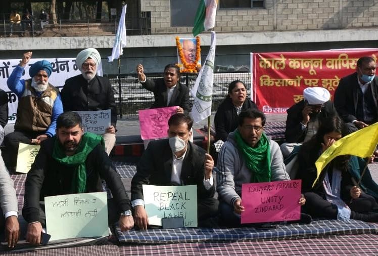 Lawyers go on hunger strike