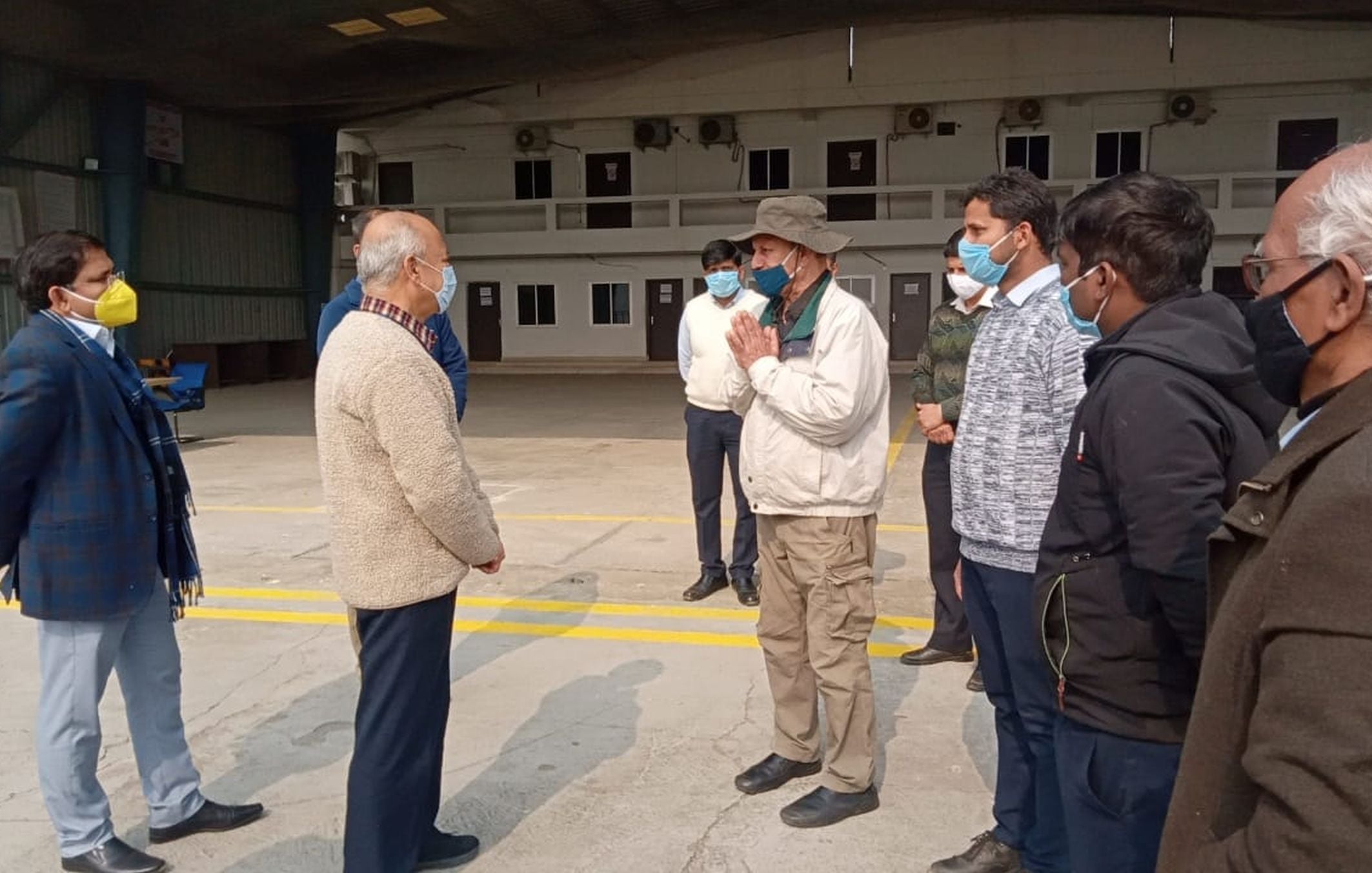 अयोध्या-प्रस्तावित श्रीराम एयरपोर्ट का निरीक्षण करते भारत सरकार के नागरिक उड्डयन सचिव प्रदीप स? अयोध्या-प्रस्तावित श्रीराम एयरपोर्ट का निरीक्षण करते भारत सरकार के नागरिक उड्डयन सचिव प्रदीप स?