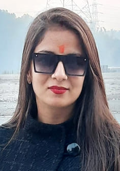गृहिणी नेहा तलवार