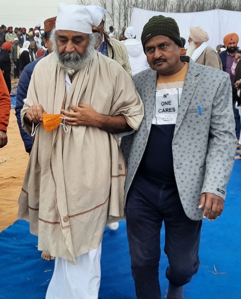 बिलासपुर के डिबडिबा में अरदास कार्यक्रम में पहुंचे कांग्रेस नेता आचार्य प्रमोद कृष्णम।