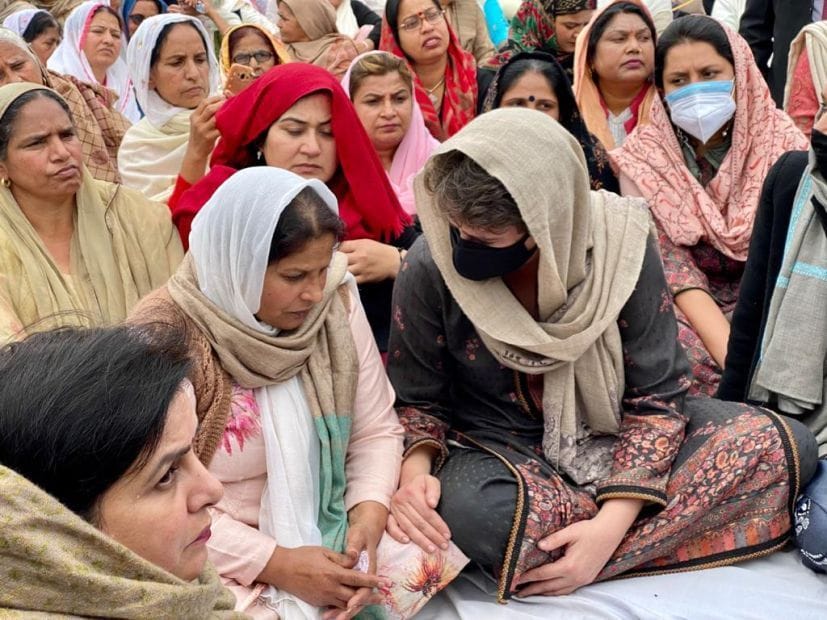 बिलासपुर के डिबडिबा में नवरीत की माता परमजीत कौर हुंडल को सांत्वना देतीं कांग्रेस की राष्ट्रीय ?