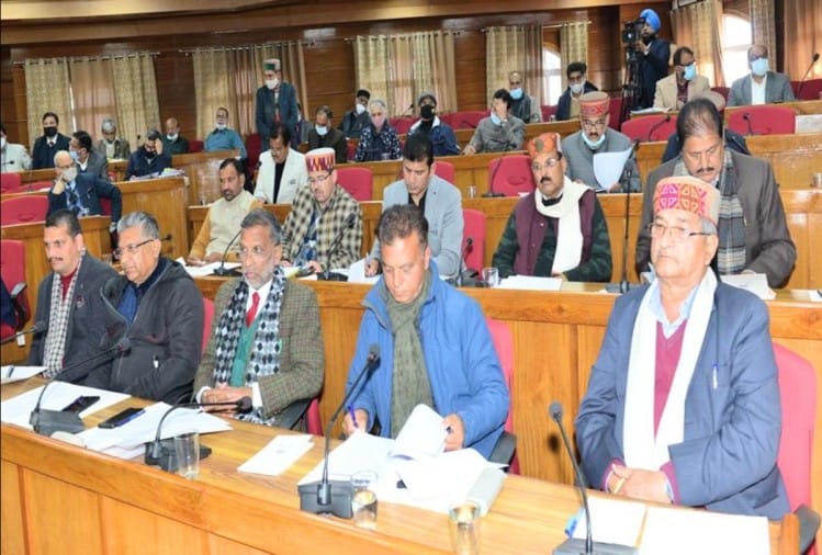 विकास कार्यों में देरी के लिए जिम्मेदार अफसरों पर होगी कार्रवाई: जयराम