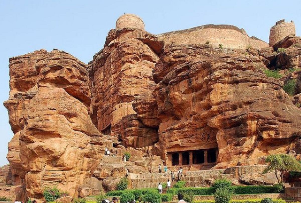 Bhimbetka Rock Shelters In Madhya Pradesh 